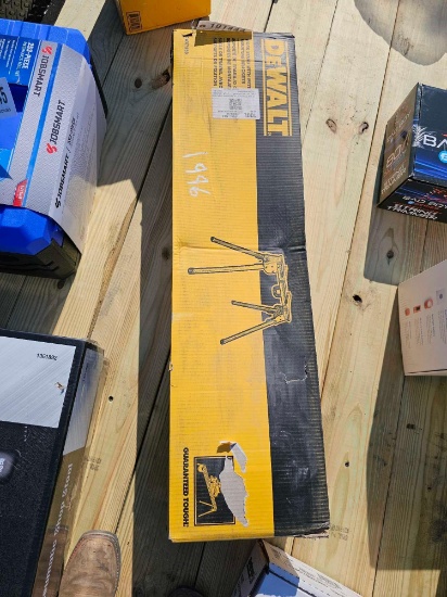 1996 - DEWALT DWX725B WORK STAND
