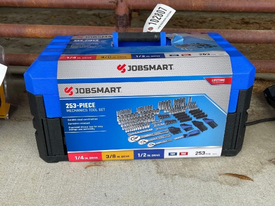 2122 - ABSOLUTE-NEW JOBSMART MECHANIC TOOL SET