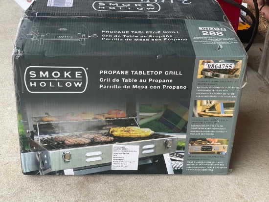 2147 - ABSOLUTE-NEW TABLETOP GAS GRILL