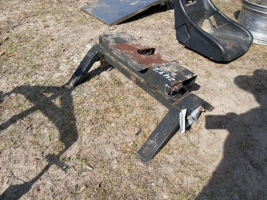 2472 - FIFTH WHEEL HITCH