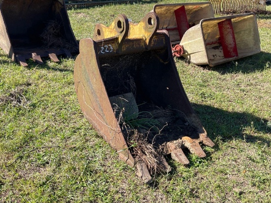 223 - ABSOLUTE - 24" BACKHOE DIGGING BUCKET