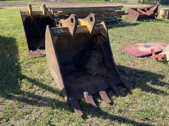 224 - ABSOLUTE - 30" BACKHOE DIGGING BUCKET