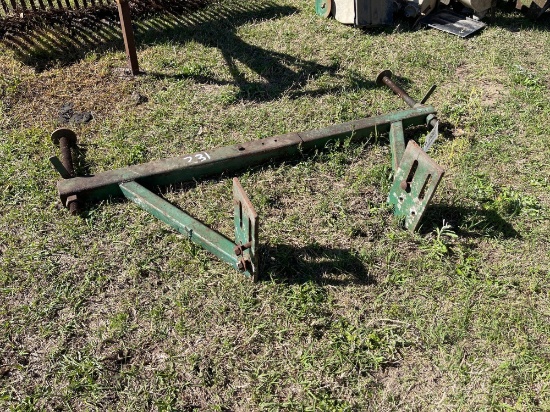 231 - ABSOLUTE - TRACTOR STAND