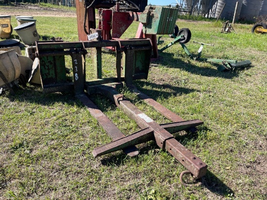 238 - ABSOLUTE - BOOM POLE FOR JOHN DEERE LOADER