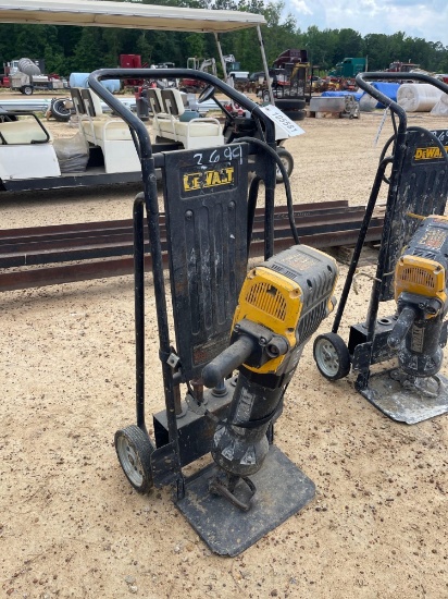 2699 - DEWALT D25980 CONCRETE BREAKER