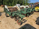 800 - KMC 6 ROW PEANUT PLOW