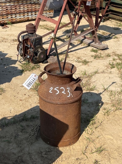 2523 - ANT MILK CAN