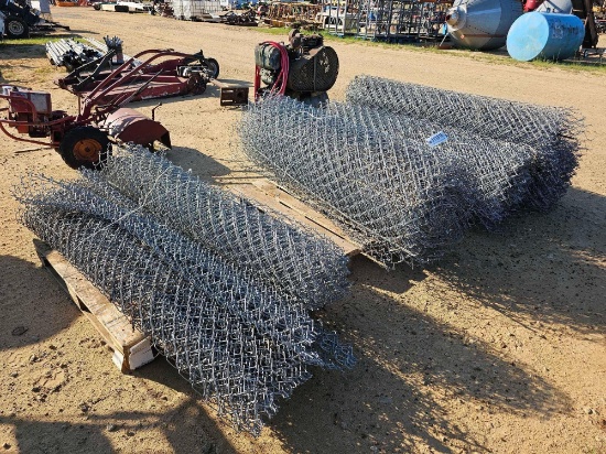 2716 - APPROX 400' OF HEAVY GAUGE 6' FENCE