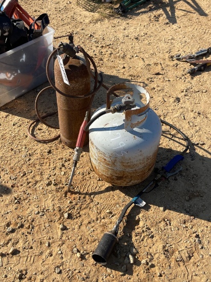 2795 - GAS BOTTLE AND TORCH