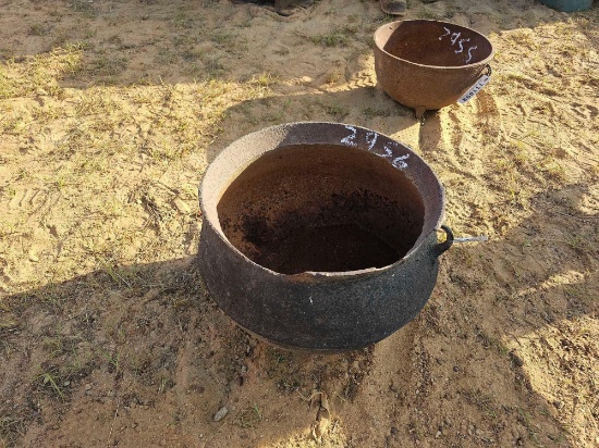 2956 - CAST IRON POT