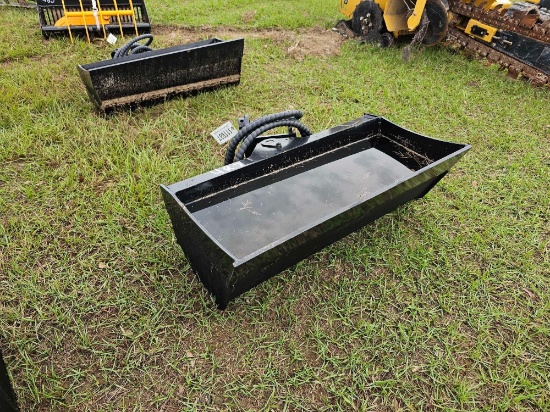 487 - ABSOLUTE - NEW 32" 3T HYDRAULIC TILT BUCKET