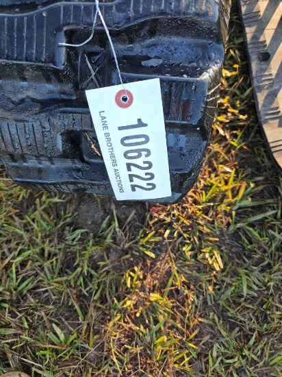 562 - PAIR OF RUBBER TRACKS