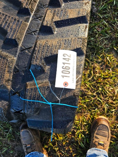 596 - 1 - RUBBER TRACK