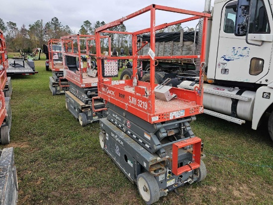 661 - ABSOLUTE 2018 SKYJAK SJ1113219 SCISSOR LIFT