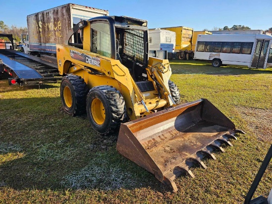 766 - JOHN DEERE 325 CAB SKID STEER