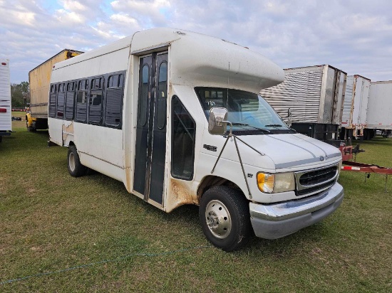 789 - 2000 FORD E450 SUPER DUTY
