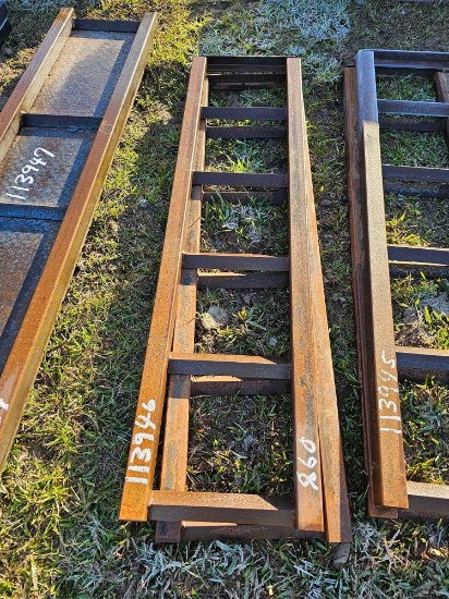 860 - PAIR OF 5' TRAILER RAMPS