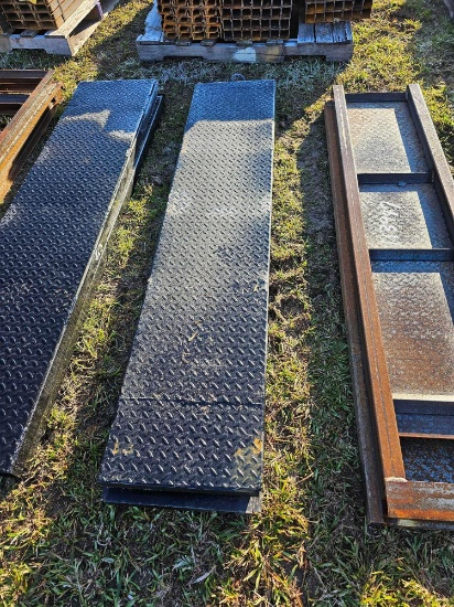862 - PAIR OF 6' SLIDE OUT TRAILER RAMPS