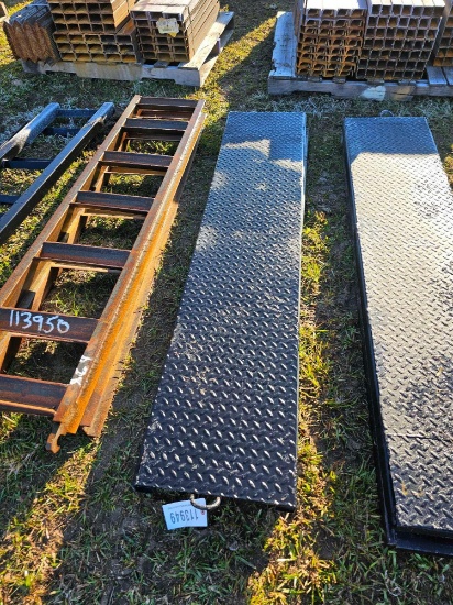 863 - PAIR OF 6' SLIDE OUT TRAILER RAMPS