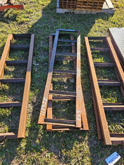 869 - PAIR OF 5' TRAILER RAMPS
