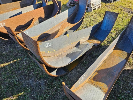 882 - 2 - PLATE STEEL DUAL AXLE FENDERS