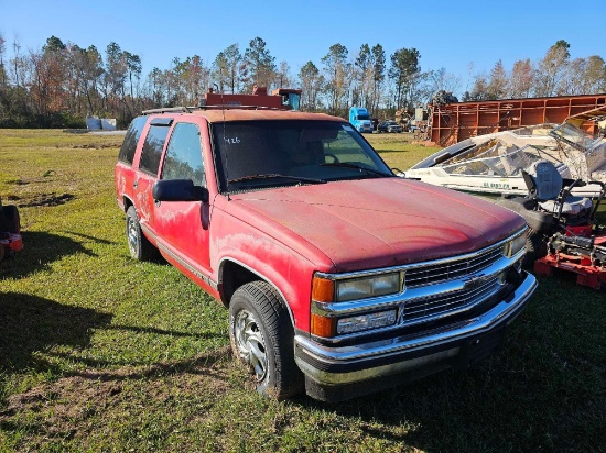 926 - ABSOLUTE - 1996 CHEVY TAHOE