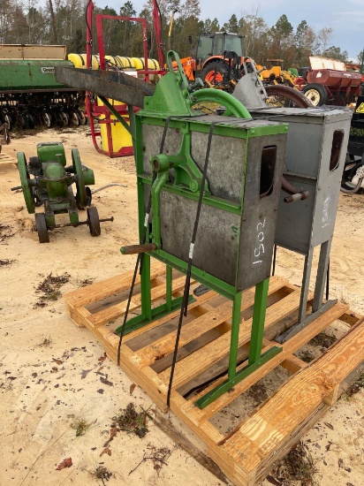 1502 - HAND CRANK # 4472 CORN SHELLER