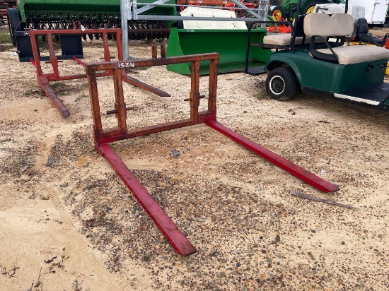 1524 - SILVER EDGE 3PT HITCH HAY FORKS