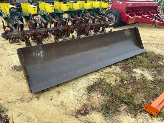 1568 - AMCO 9' JOHN DEERE BLADE QUICK ATTACH