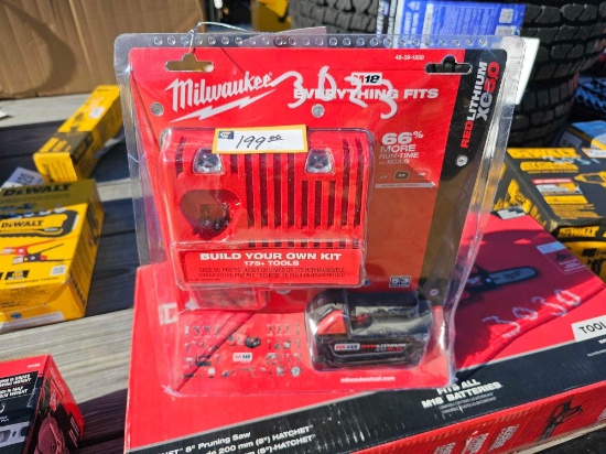 3023 - ABSOLUTE - MILWAUKEE 5.0 CHARGER & BATTERY