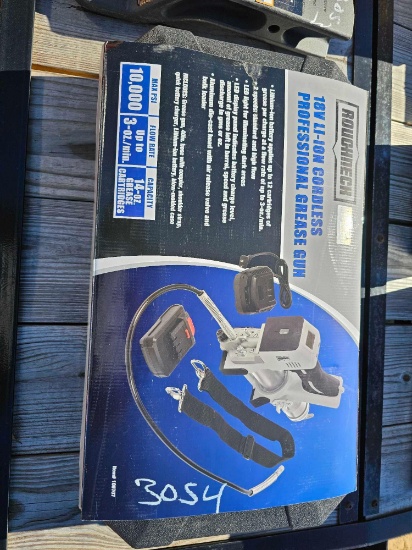 3054 - ABSOLUTE - ROUGHNECK 18 VOLT GREASE GUN