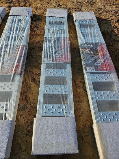 3103 - NEW PAIR OF 6' ALUM RAMPS