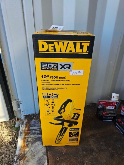 141 - ABSOLUTE - DEWALT 20V CHAIN SAW