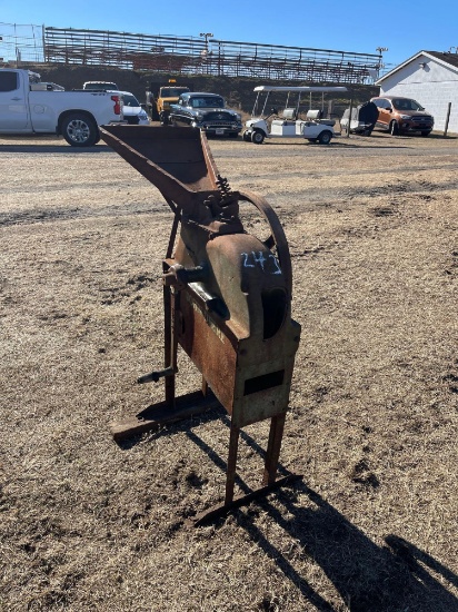 243 - JOHN DEERE CORN SHELLER