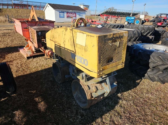 368 - VIBROMAX W/1500 SHEEPS FOOT ROLLAER/PACKER