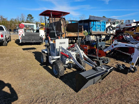 575 - ABSOLUTE - NEW FLAND FL45 WHEEL LOADER
