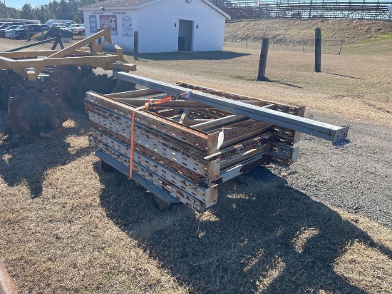 672 - 6- 4' SHELVING UPRIGHTS & 1 -8' CROSS MEMBER