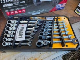 115 - ABSOLUTE - 14 - PC GEARWRENCH SET