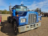 561 - 1983 MACK R MODEL R686ST