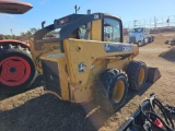 582 - JOHN DEERE 325 CAB SKID STEER