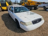 598 - 2001 FORD CROWN VIC
