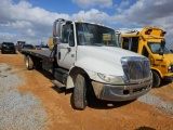 782 - 2002 INTERNATIONAL 4300 SBA 4X2