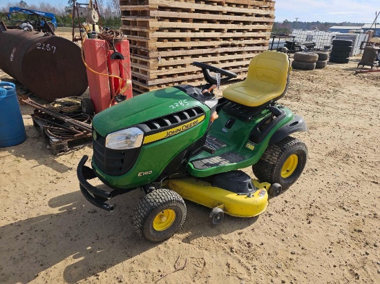 2285 - JOHN DEERE E160 LAWN TRACTOR