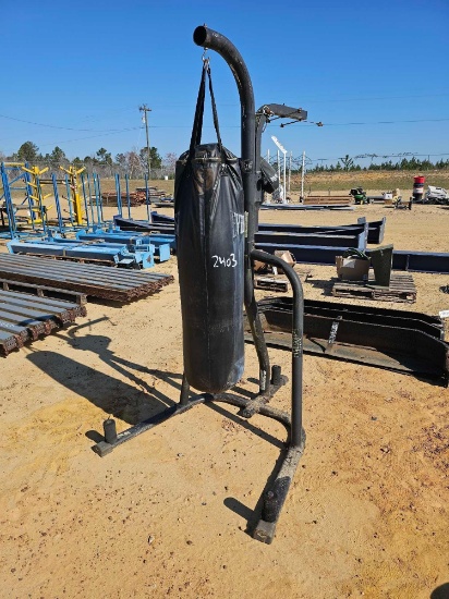 2403 - EVERLAST PUNCHING BAG