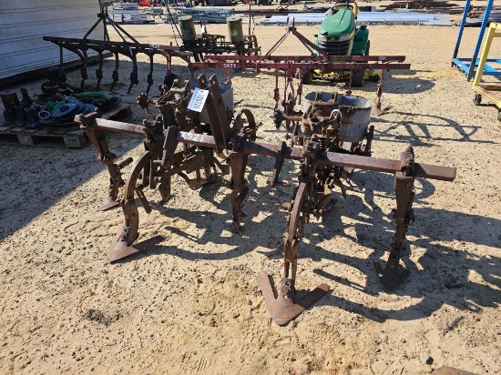 2521 - 2 - ROW COLE PLANTER ON TOOL BAR