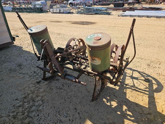 2524 - 2 - ROW JOHN DEERE 71 PLANTER