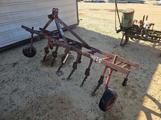 2525 - 2 ROW CULTIVATOR