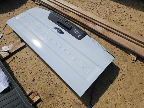 2537 - NEW F150/250 ALUM TAILGATE