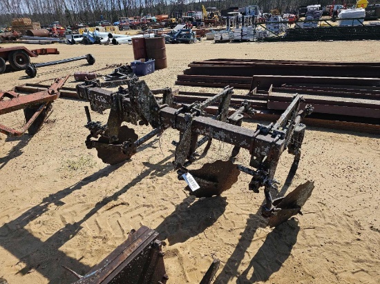 2550 - JOHN DEERE 2 ROW SPRING LOADED CULTIVATORS