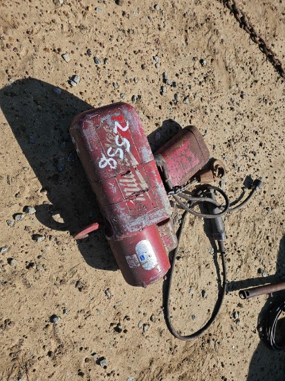 2558 - MILWAUKEE 1/2 TON CHAIN HOIST
